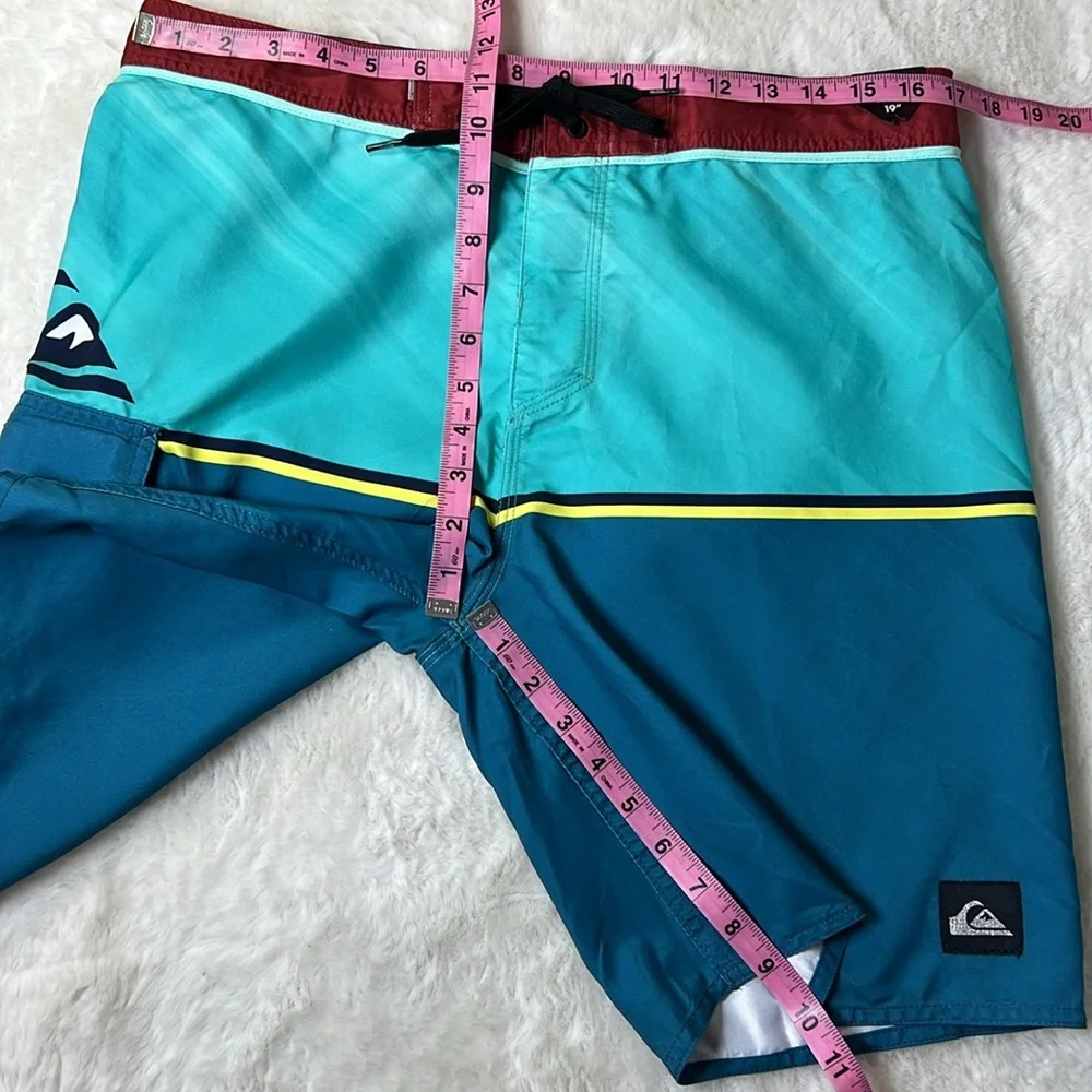 QUIKSILVER Boardshorts Baggies Trunks Men 32 MidLength 19” NEW Beach Swim Pocket